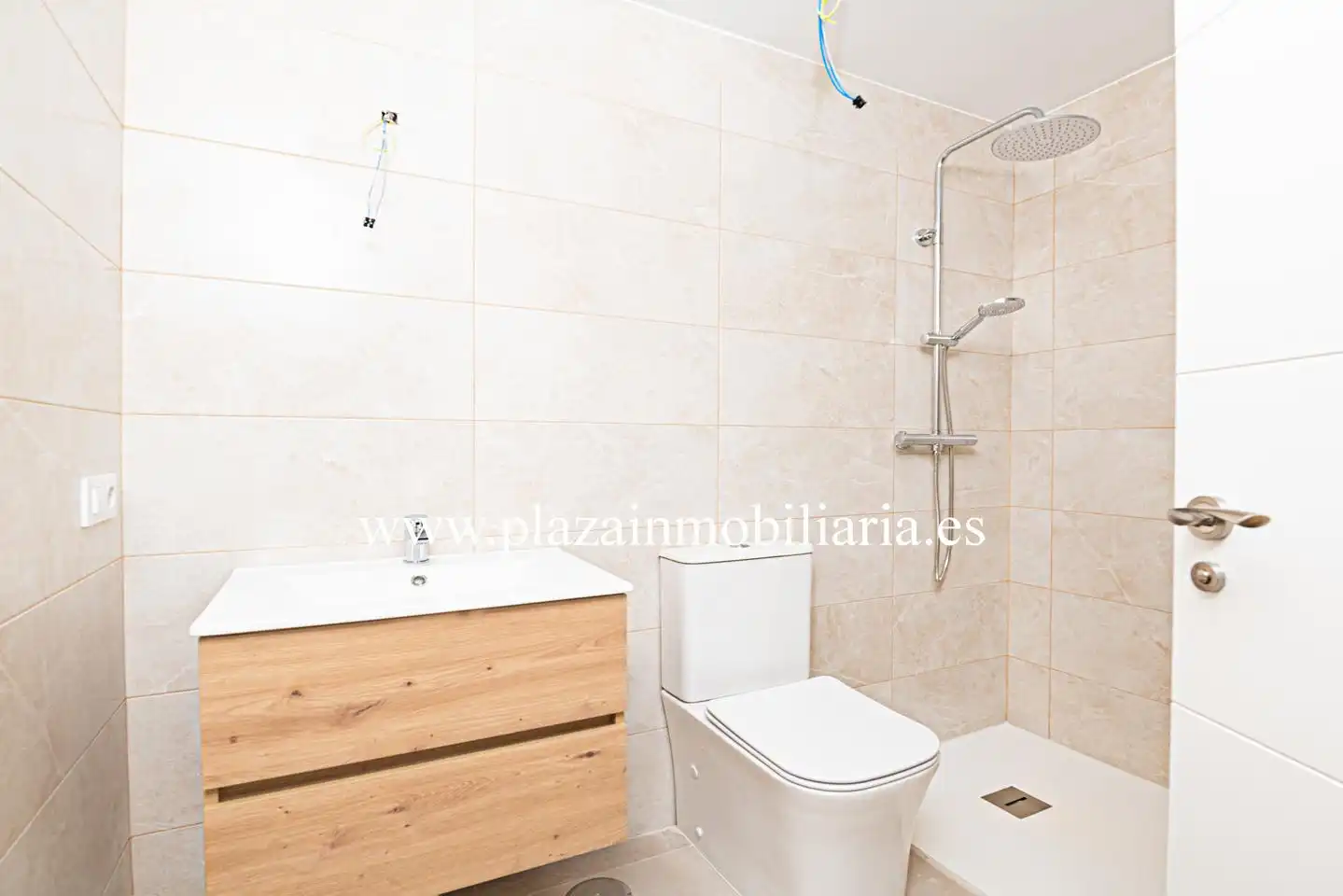 Bathroom of Flat for sale in Lucena  with Parquet flooring, Swimming Pool and Balcony