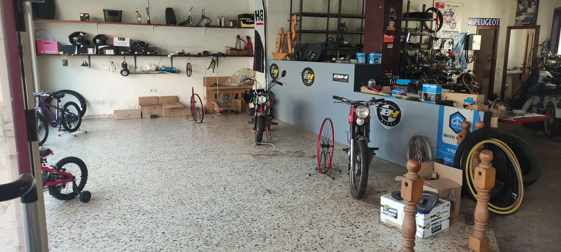 Local comercial de lloguer a Melide, imagen 3