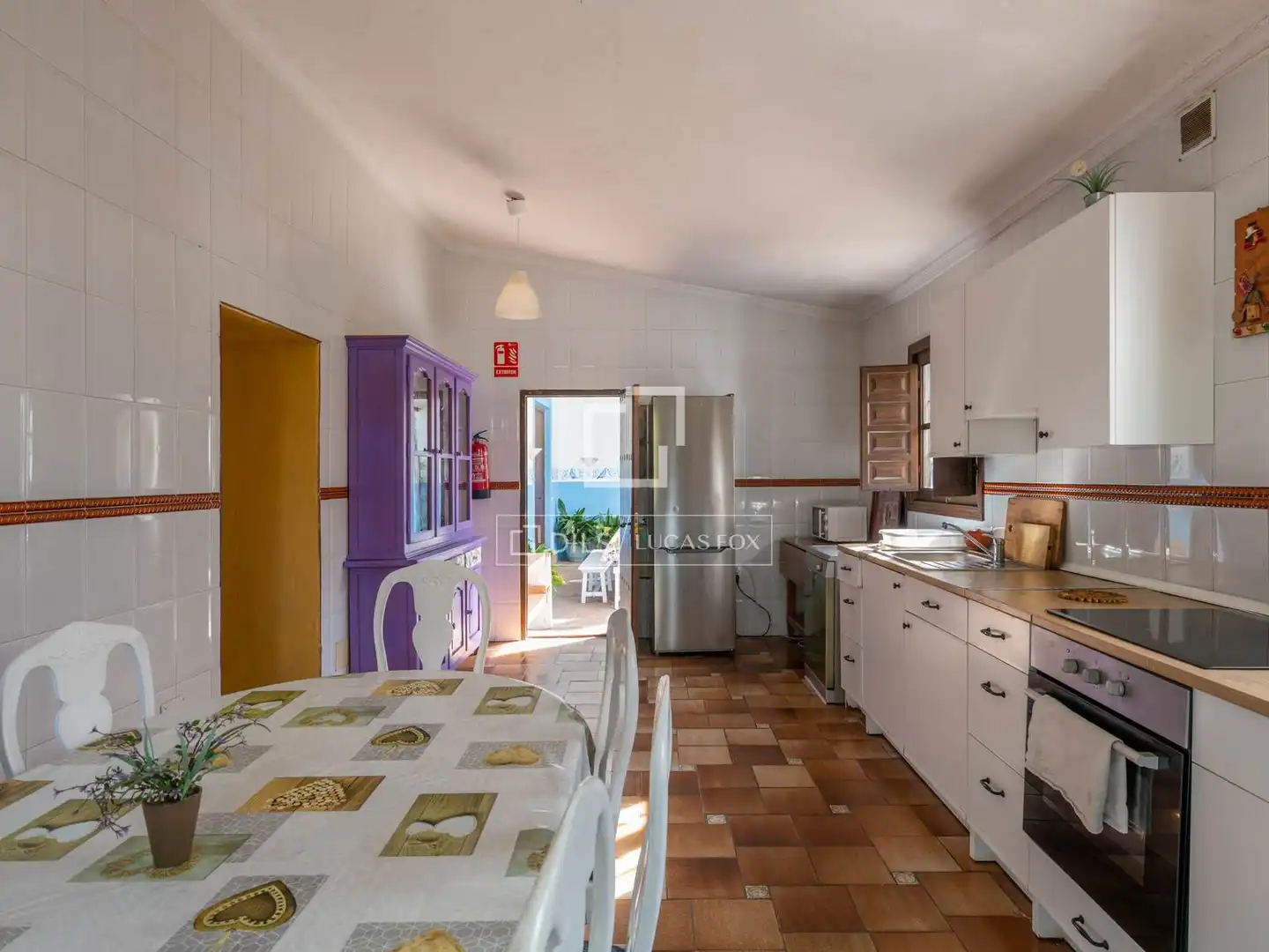 Cuina de Finca rústica en venda en Málaga amb Jardí privat, Terrassa i Piscina