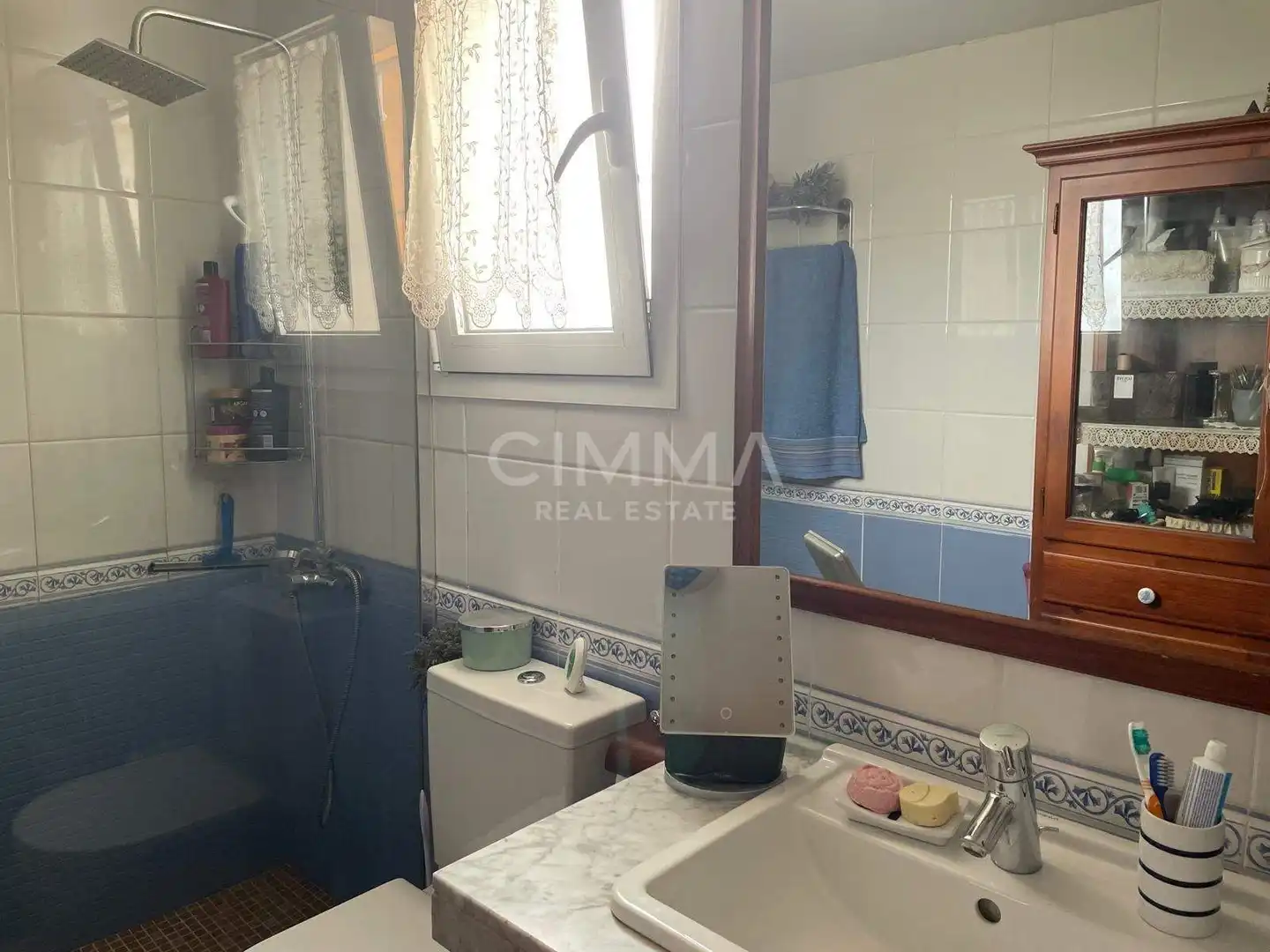 Baño de Casa o chalet en venta en Polop con Jardín privado y Piscina comunitaria