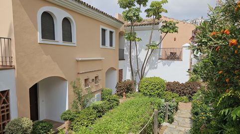 ¡Los Arqueros: Su Paraíso Adosado con Vistas que Quitan el Aliento!
