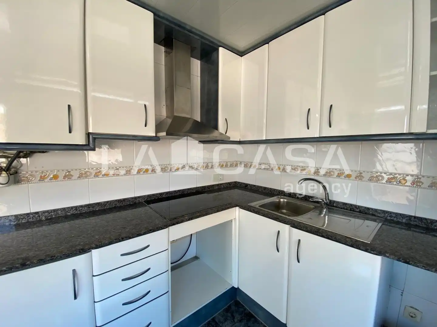 Cocina de Ático en venta en Santa Coloma de Gramenet con Calefacción y Terraza
