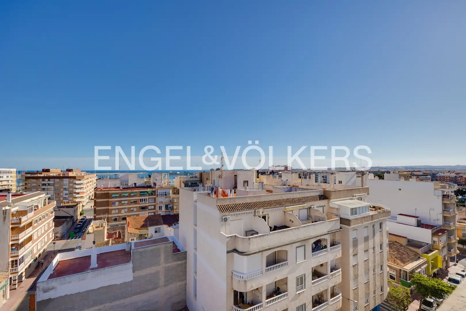 Vista exterior de Ático en venta en Torrevieja con Aire acondicionado, Calefacción y Terraza