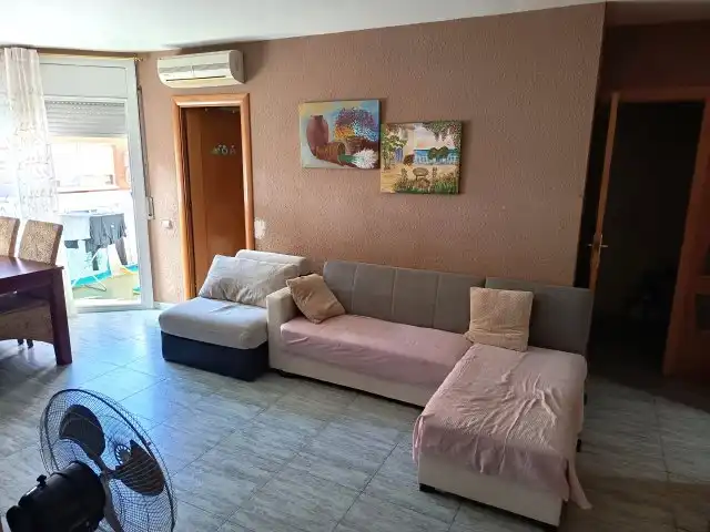 Sala de estar de Piso en venta en Esparreguera con Calefacción, Terraza y Horno