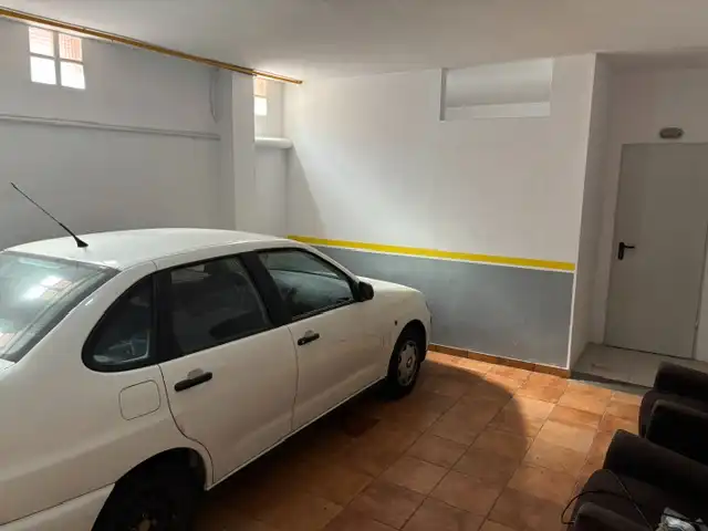 Aparcament de Casa adosada en venda en Sant Andreu de la Barca amb Aire condicionat, Calefacció i Jardí privat