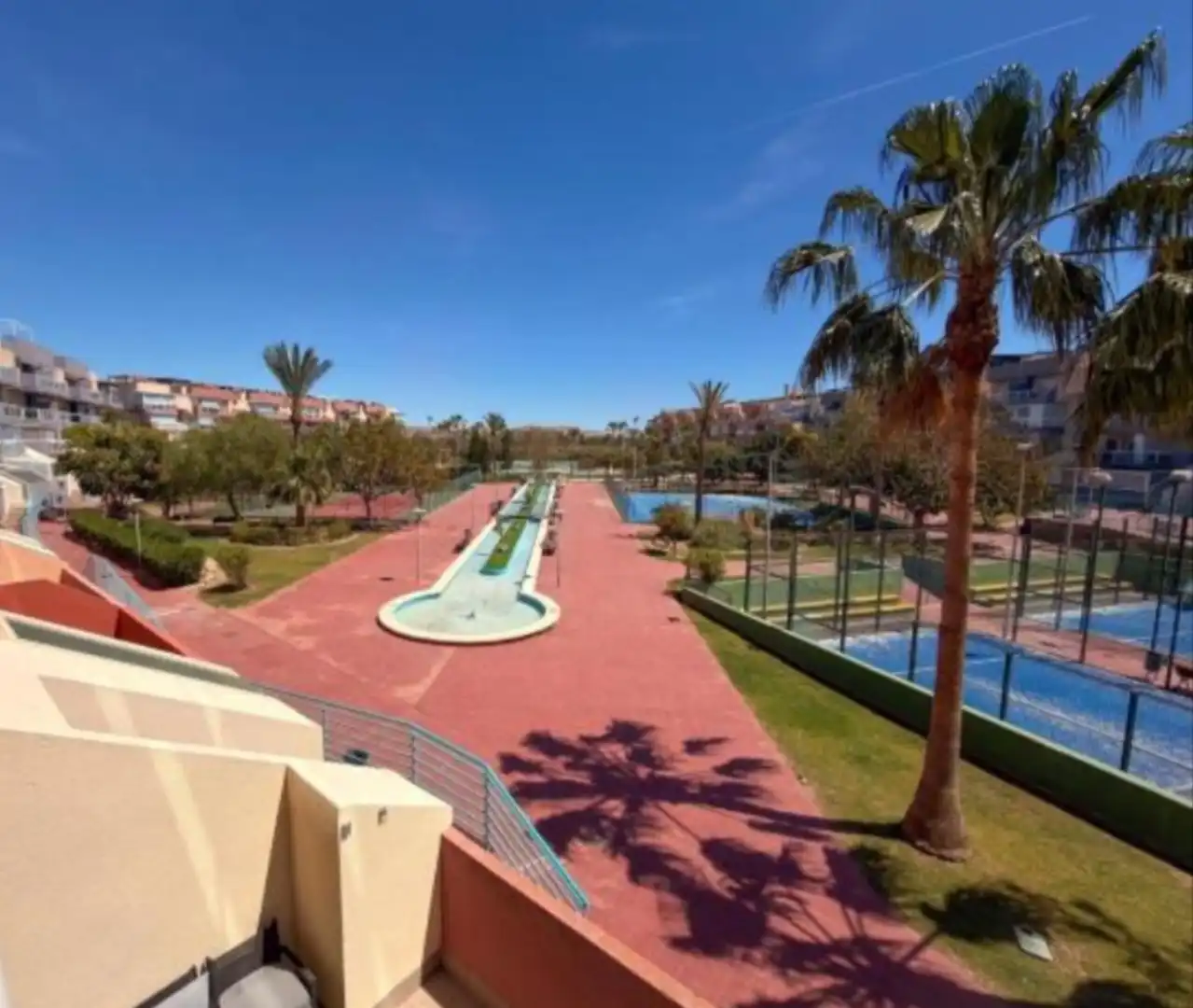 Vista exterior de Pis en venda en El Ejido amb Aire condicionat i Terrassa