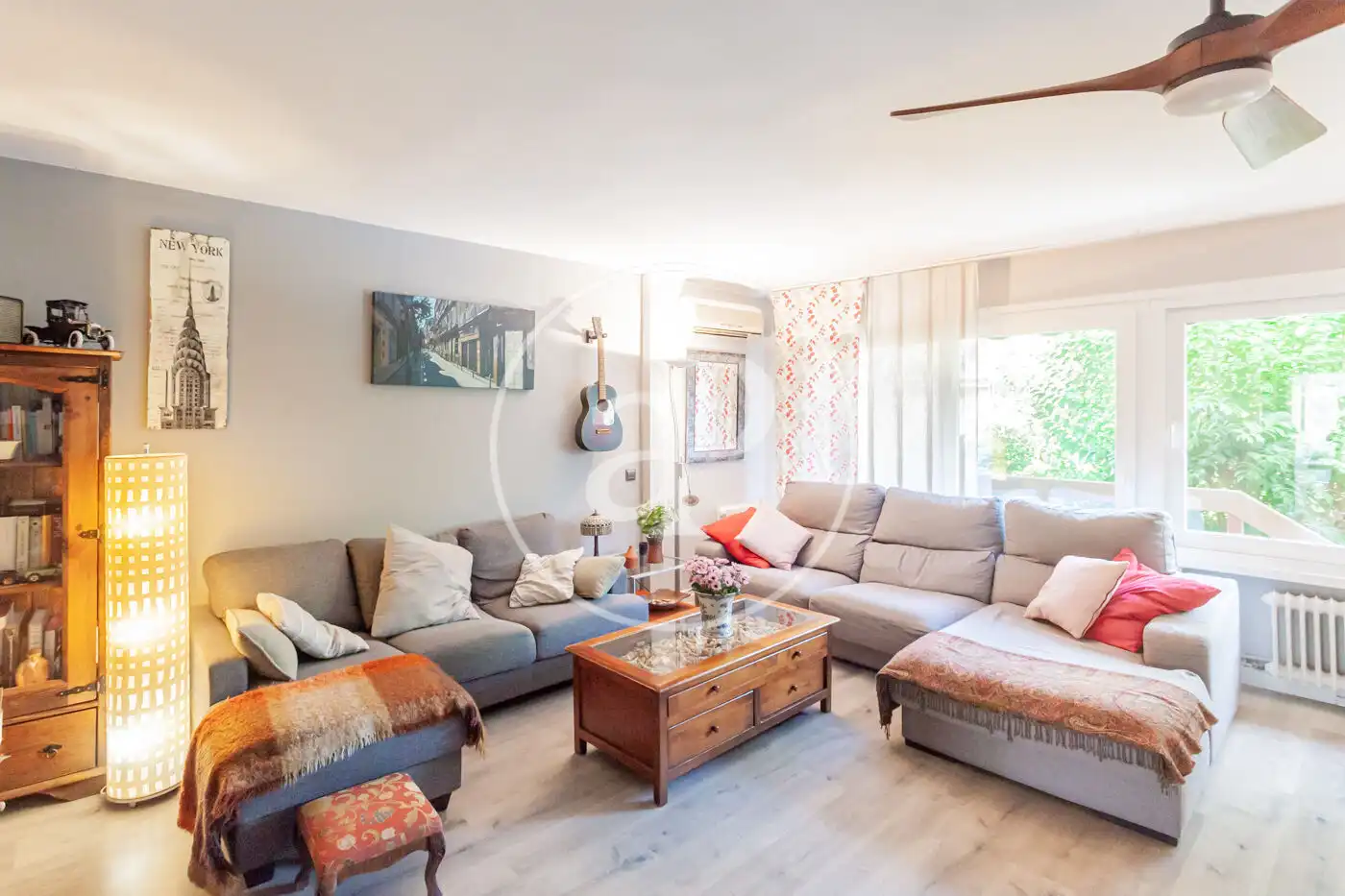 Sala d'estar de Casa adosada en venda en Pozuelo de Alarcón amb Aire condicionat, Calefacció i Terrassa