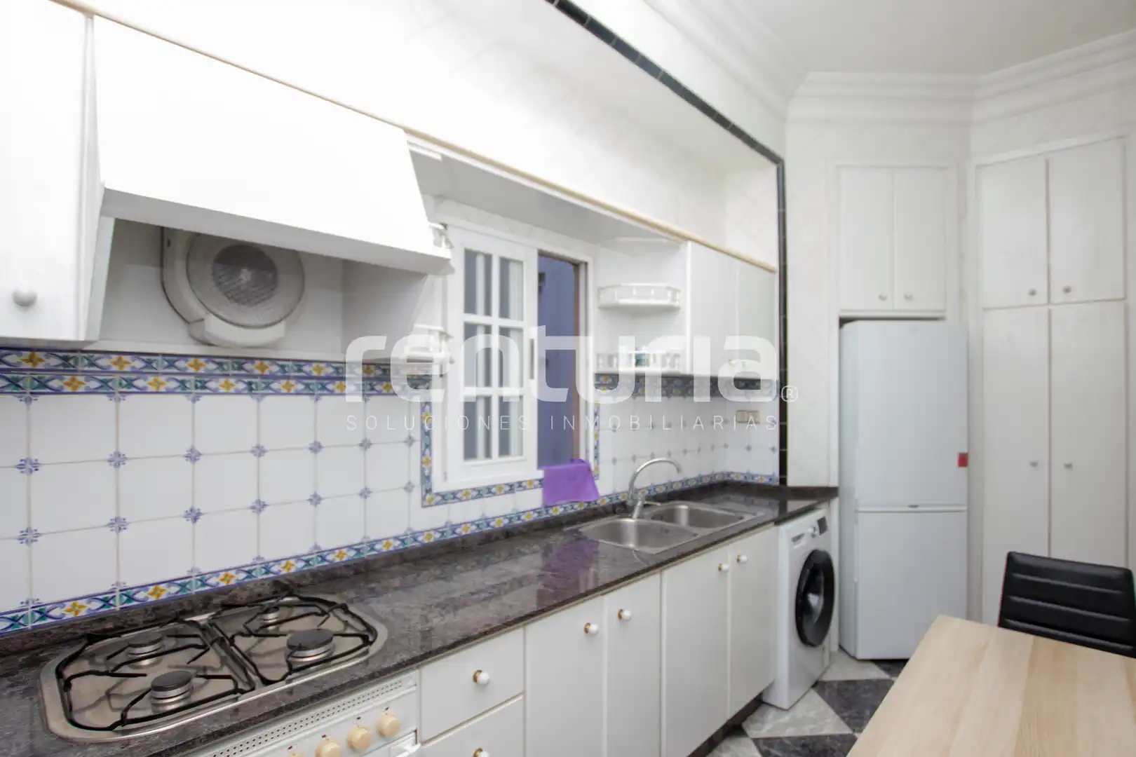 Kitchen of Flat for rent in Extramurs