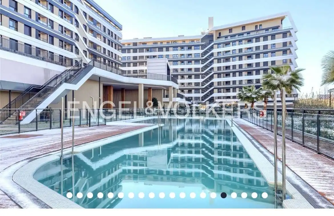 Swimming pool of Flat for rent in Madrid  with Heating