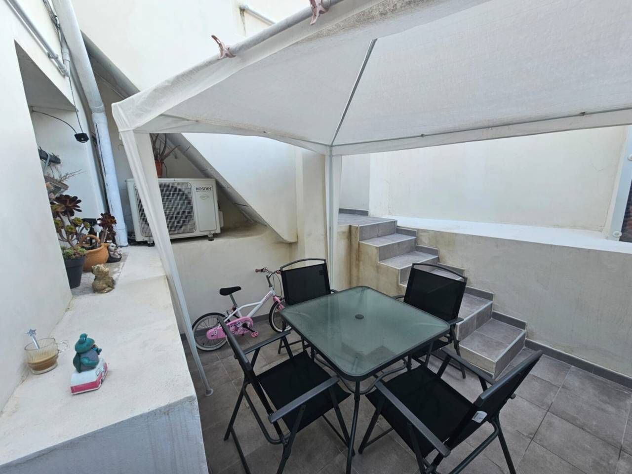 Terrassa de Casa o xalet en venda en Rubí amb Calefacció, Jardí privat i Parquet