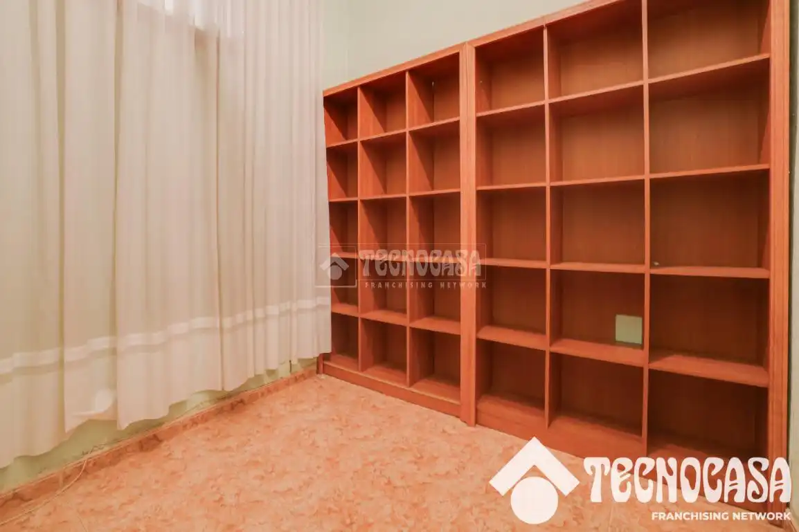 Dormitori de Casa o xalet en venda en Barcelona amb Jardí privat i Terrassa