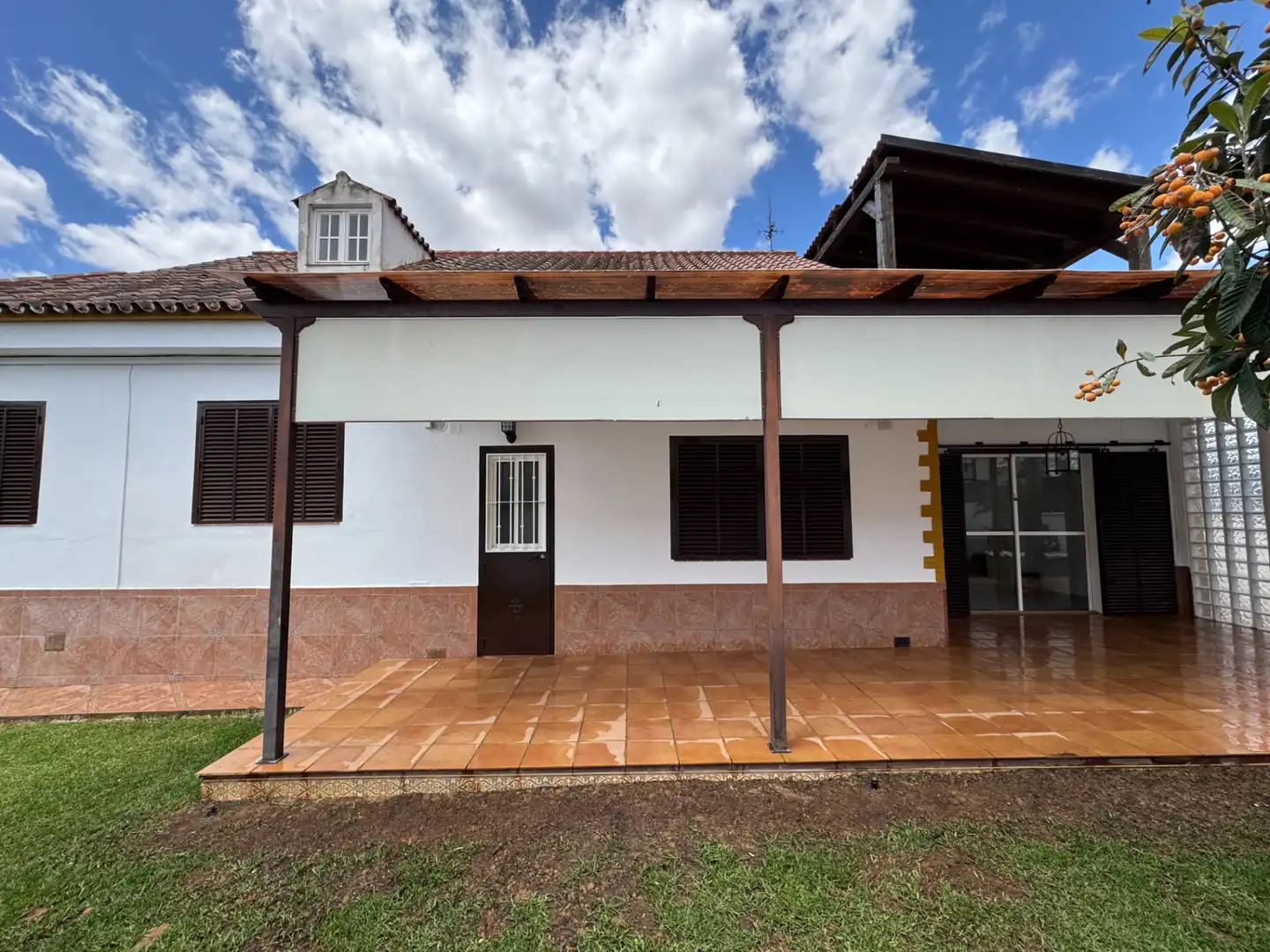 Vista exterior de Casa o chalet de alquiler en Espartinas con Aire acondicionado, Calefacción y Jardín privado