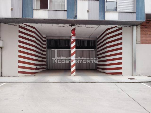 Garaje en Alquiler en Cee