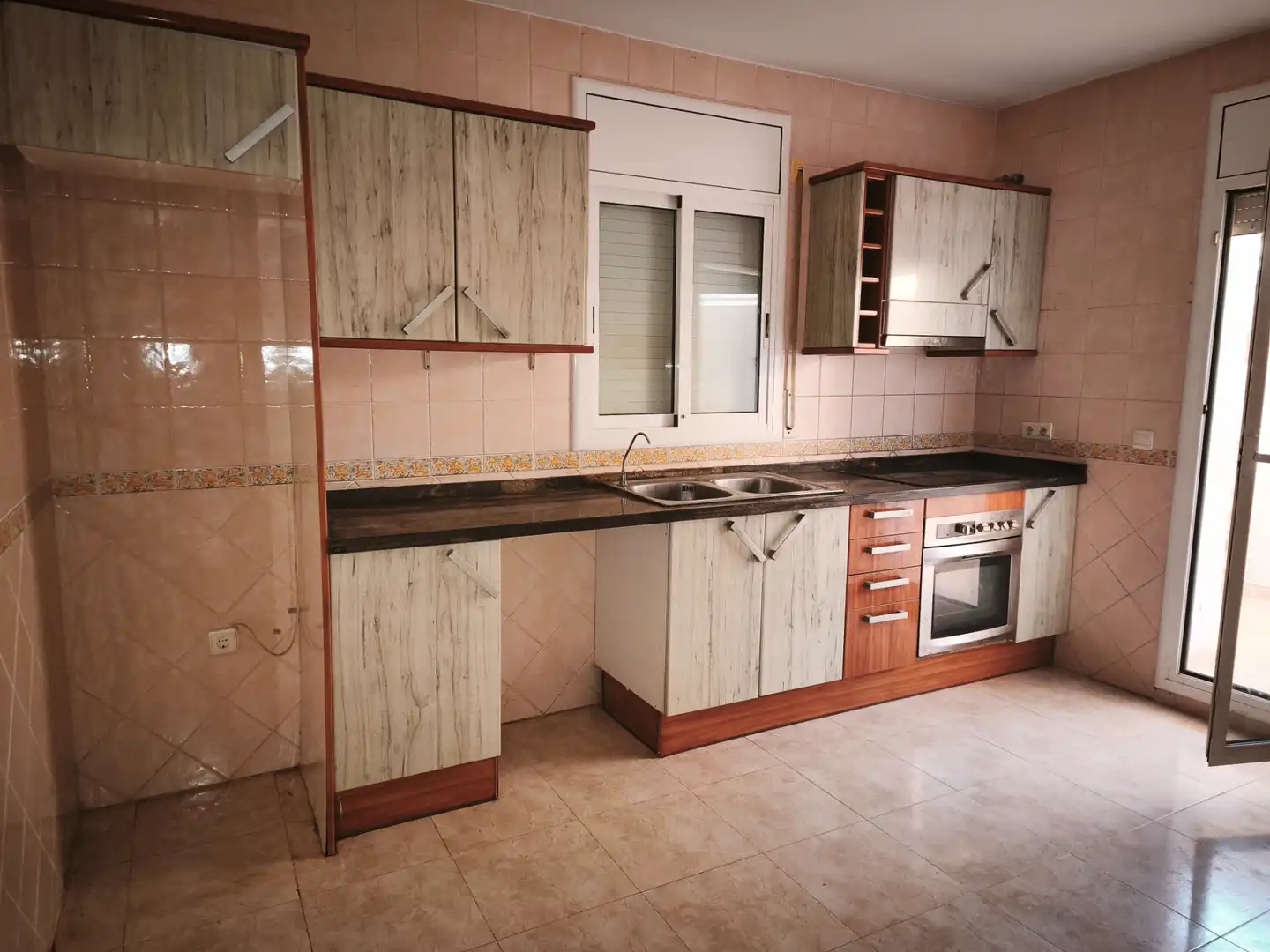 Cuina de Casa adosada en venda en Calafell amb Aire condicionat, Calefacció i Jardí privat