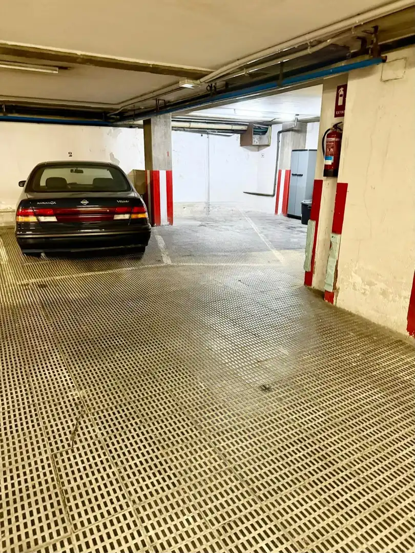 Aparcament de Pis en venda en A Coruña Capital  amb Calefacció