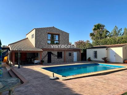 Exterior view of House or chalet for sale in Mairena del Alcor  with Air Conditioner, Terrace and Swimming Pool
