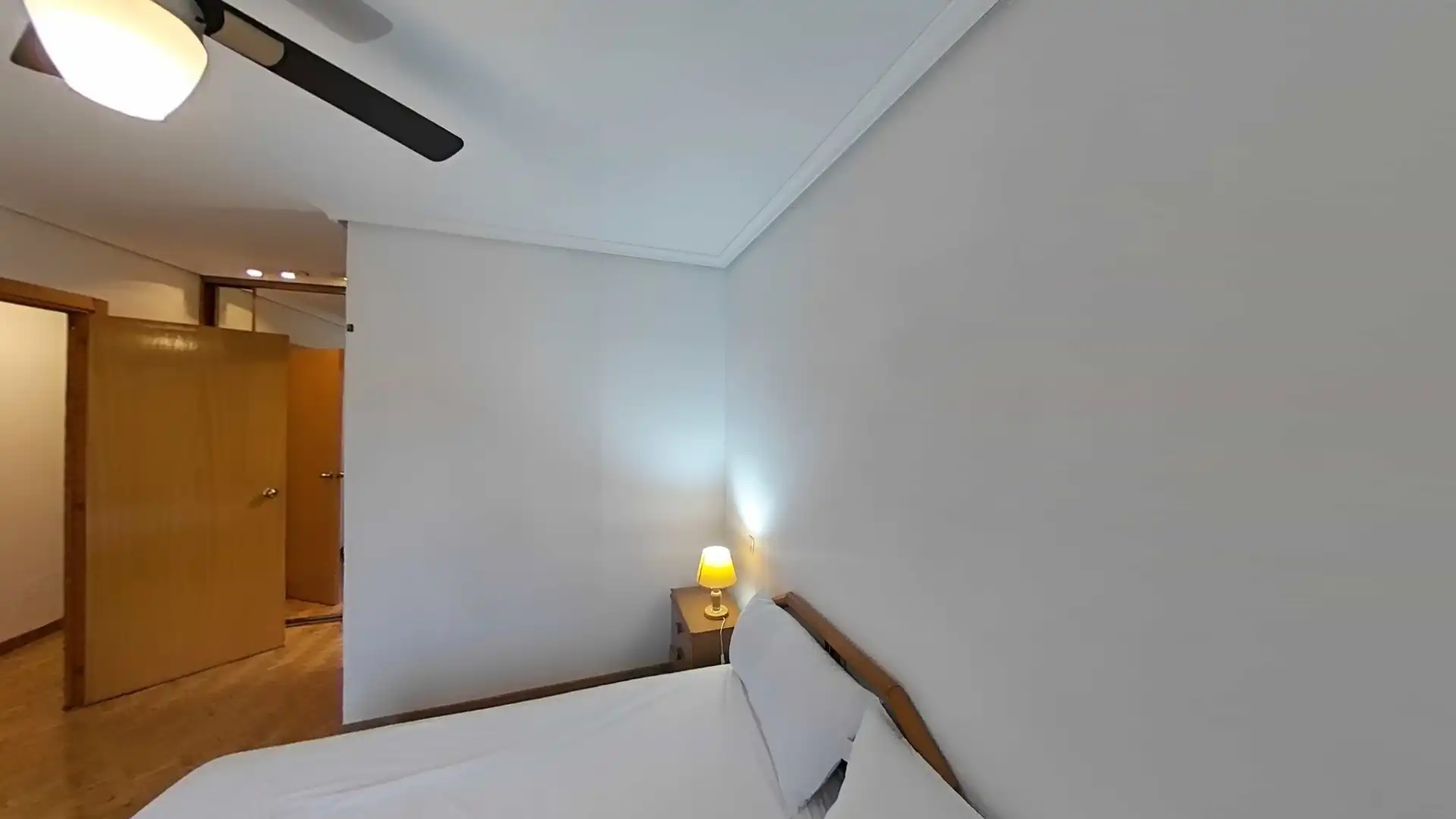 Dormitori de Pis de lloguer en San Sebastián de los Reyes amb Calefacció i Moblat