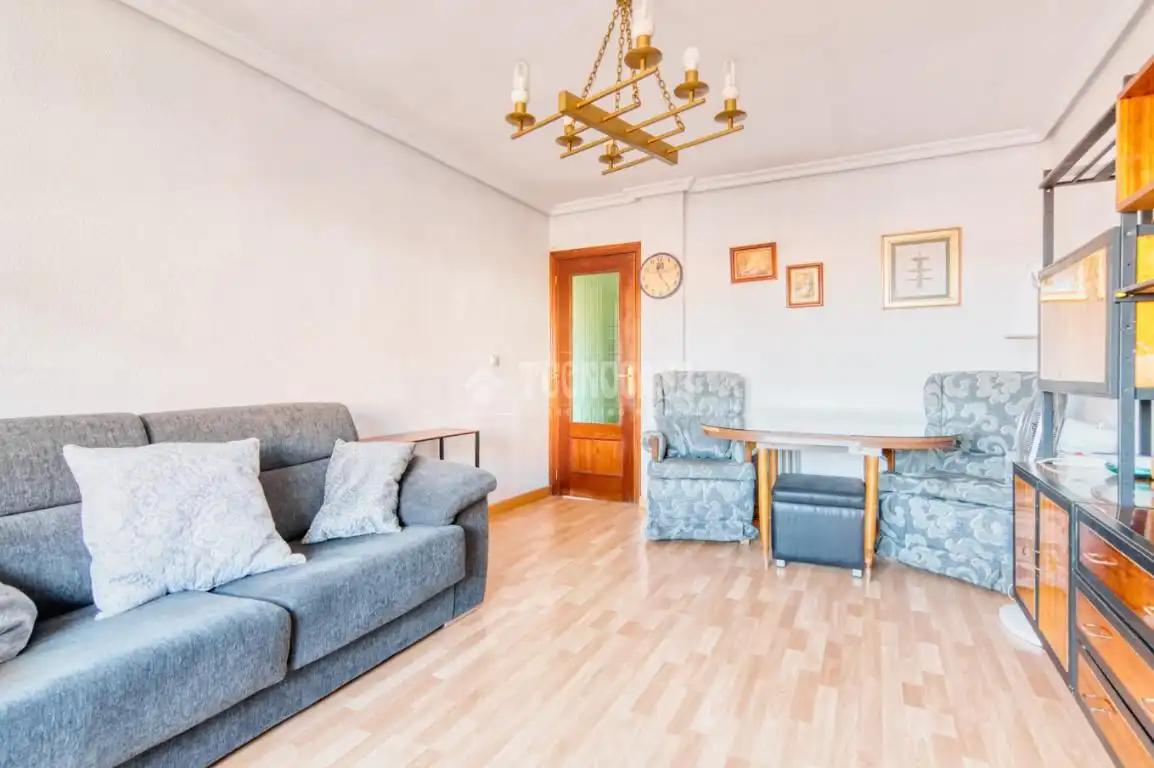 Living room of Flat for sale in Salamanca  with Heating and Balcony