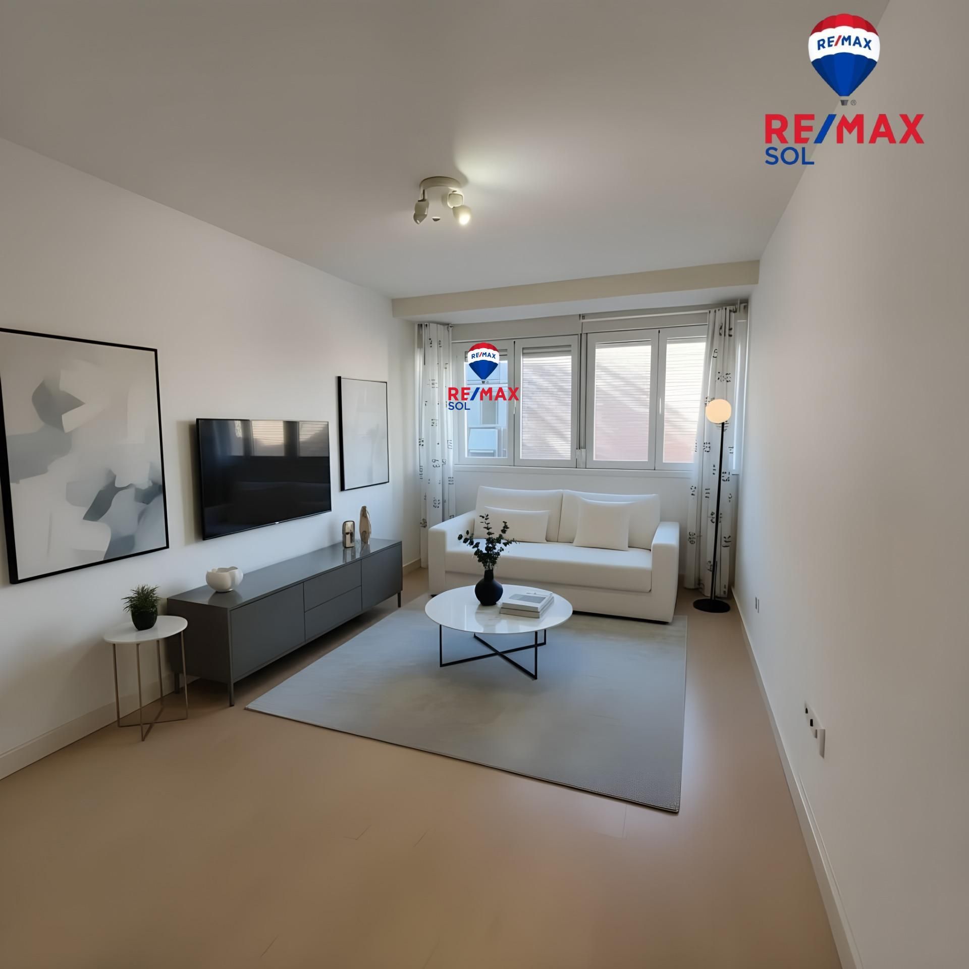 Living room of Flat for sale in  Madrid Capital