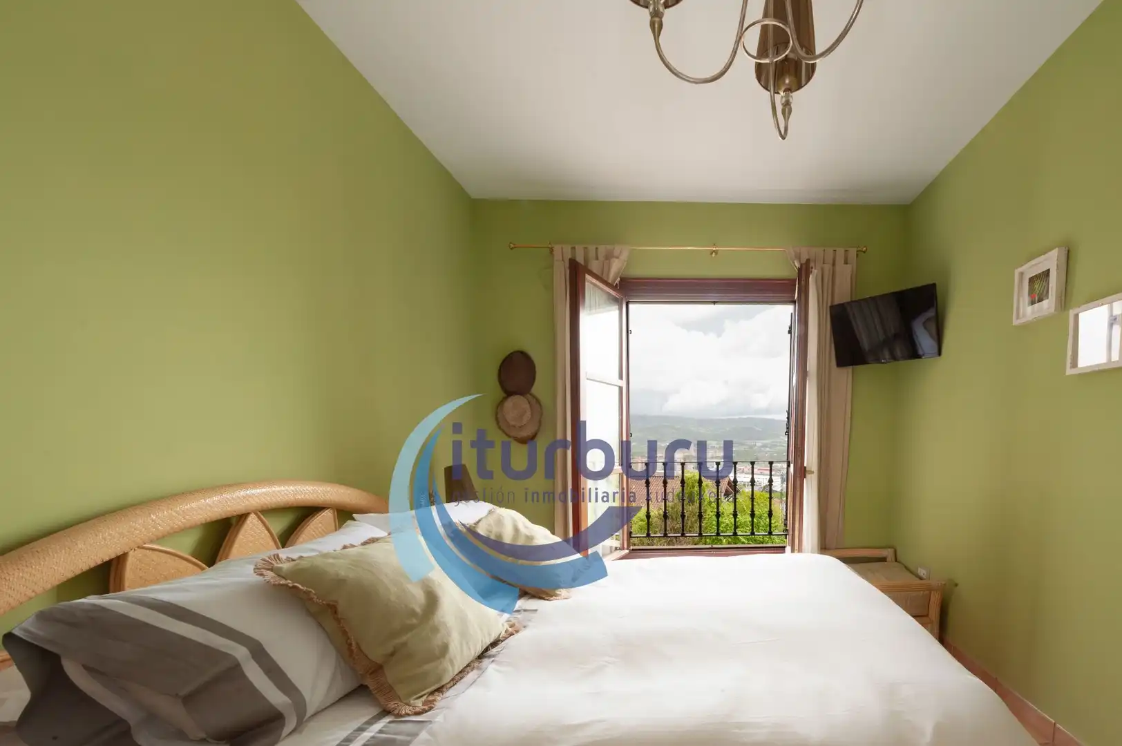 Habitación de Casa o chalet en venta en Zamudio con Calefacción, Jardín privado y Terraza