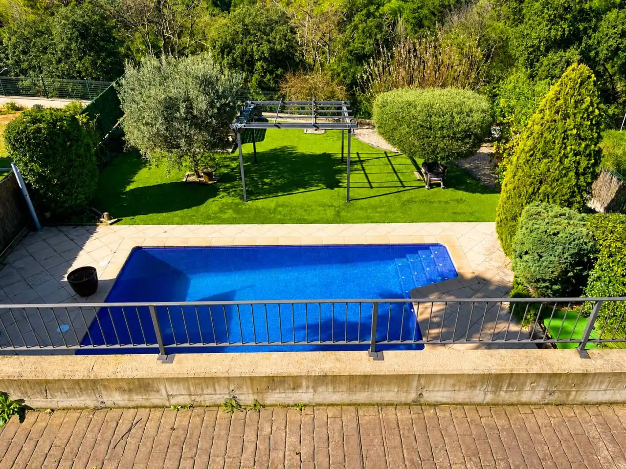 Piscina de Casa o xalet en venda en Caldes de Montbui amb Aire condicionat, Calefacció i Jardí privat