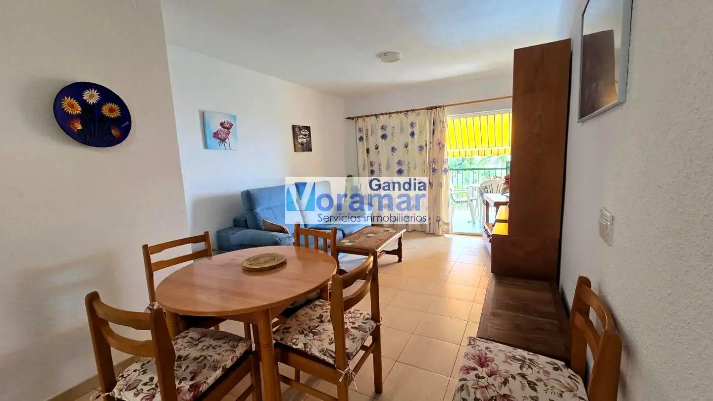 Sala de estar de Apartamento en venta en Gandia con Amueblado y Piscina comunitaria