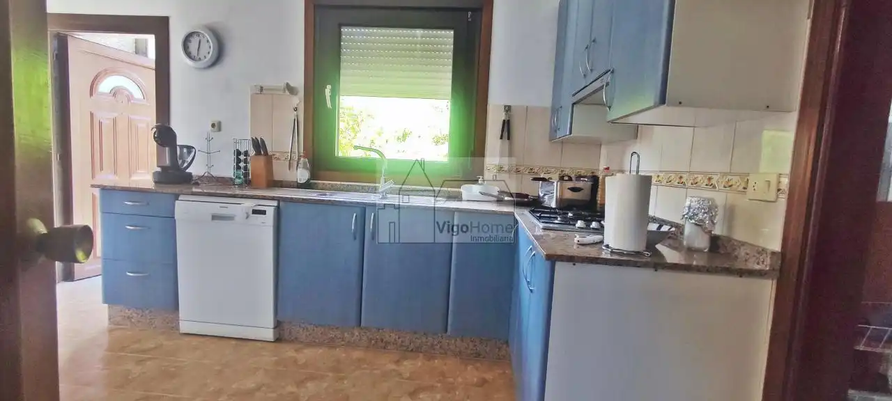 Cocina de Casa o chalet en venta en Vigo  con Calefacción, Jardín privado y Terraza