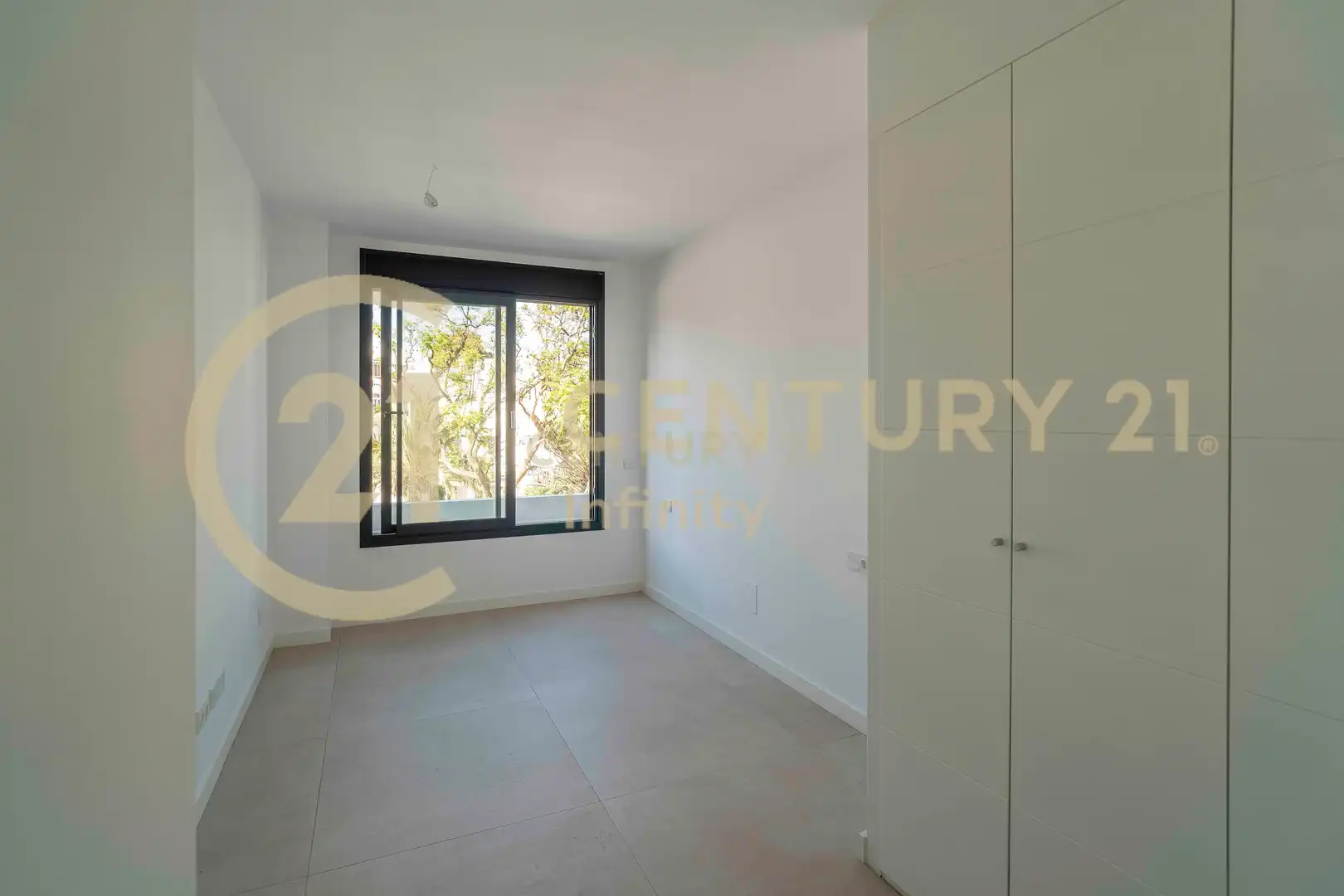 Habitación de Apartamento en venta en Torremolinos con Aire acondicionado, Jardín privado y Trastero