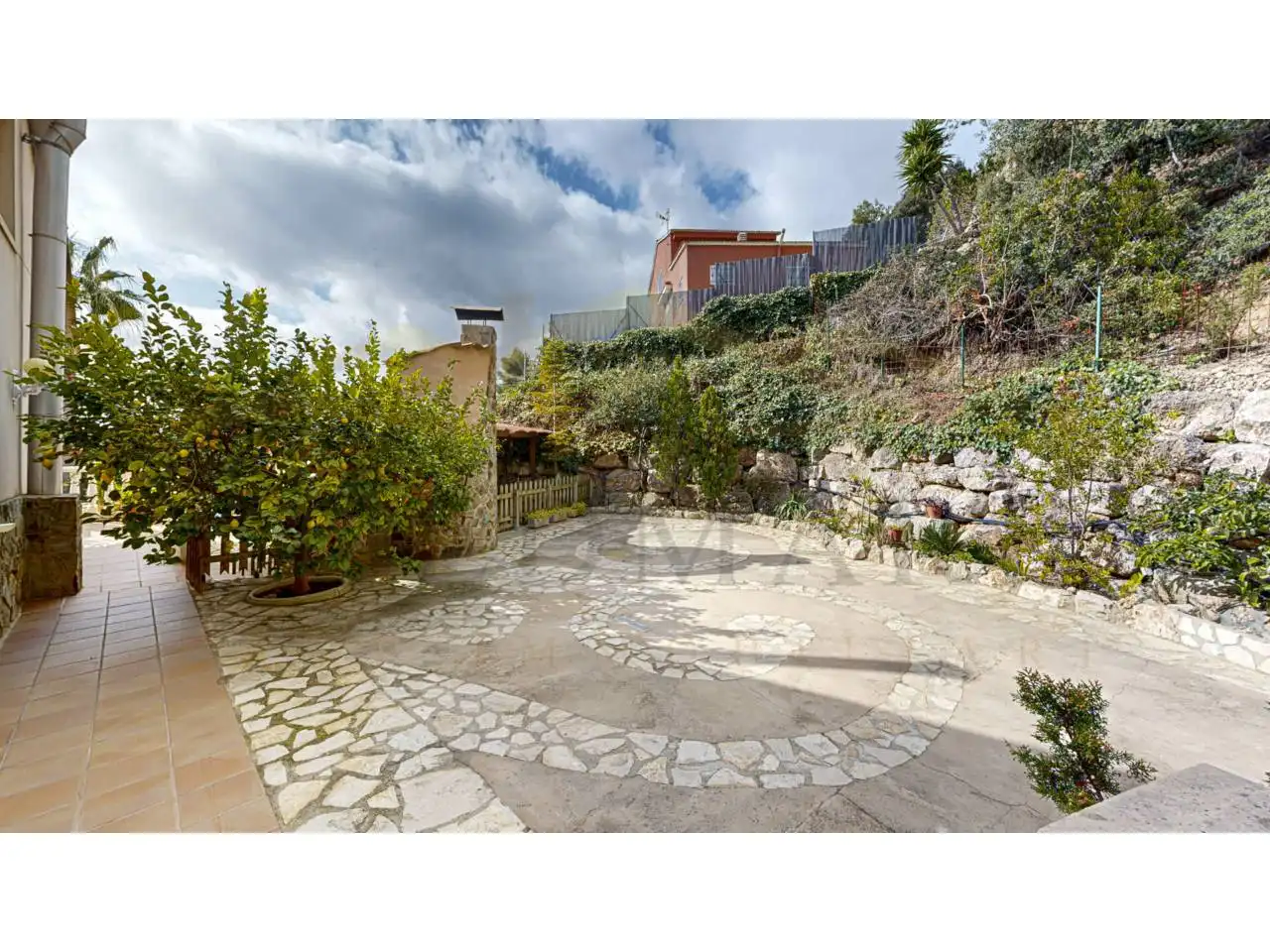 Jardí de Casa o xalet en venda en Corbera de Llobregat amb Aire condicionat, Calefacció i Jardí privat