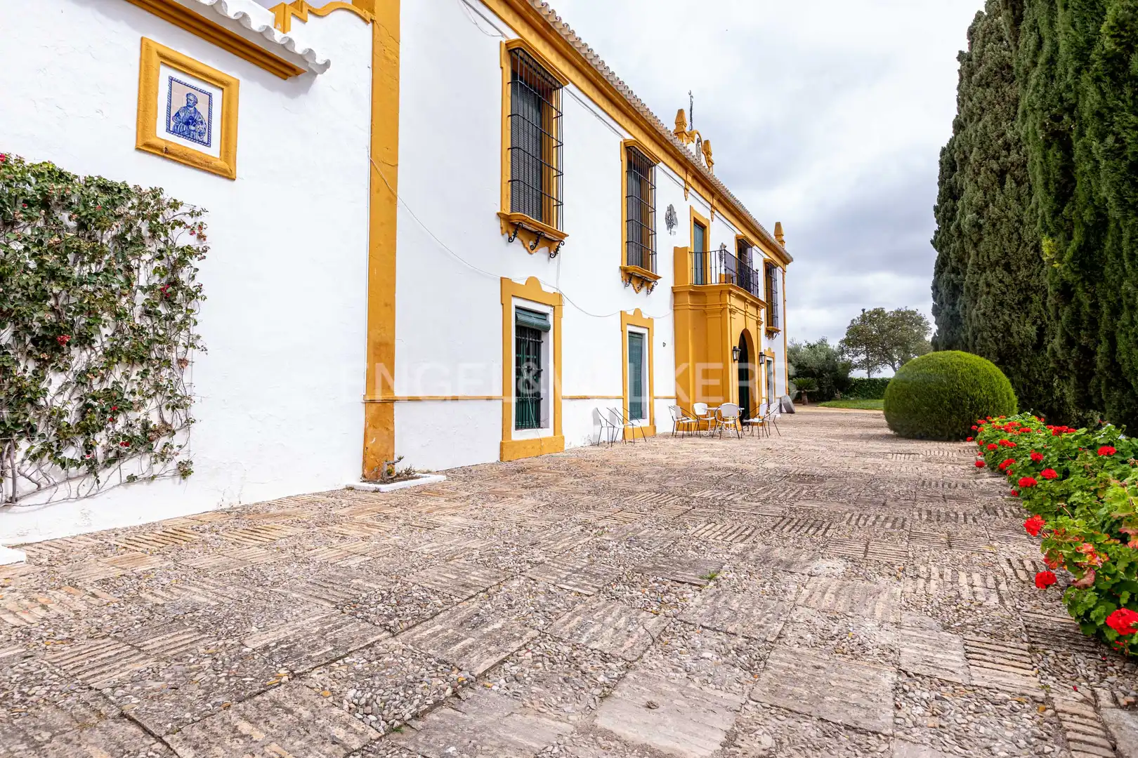 Vista exterior de Casa o chalet en venta en La Puebla de Cazalla con Calefacción, Jardín privado y Terraza