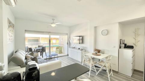 Foto 2 de Piso de alquiler en Punta Prima, Alicante