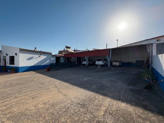 Casa-chalet en Venta en Aljucén