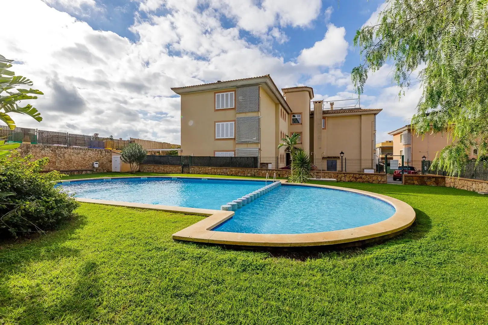 Schwimmbecken von Wohnung zum Verkauf in Llucmajor mit Klimaanlage, Heizung und Privatgarten