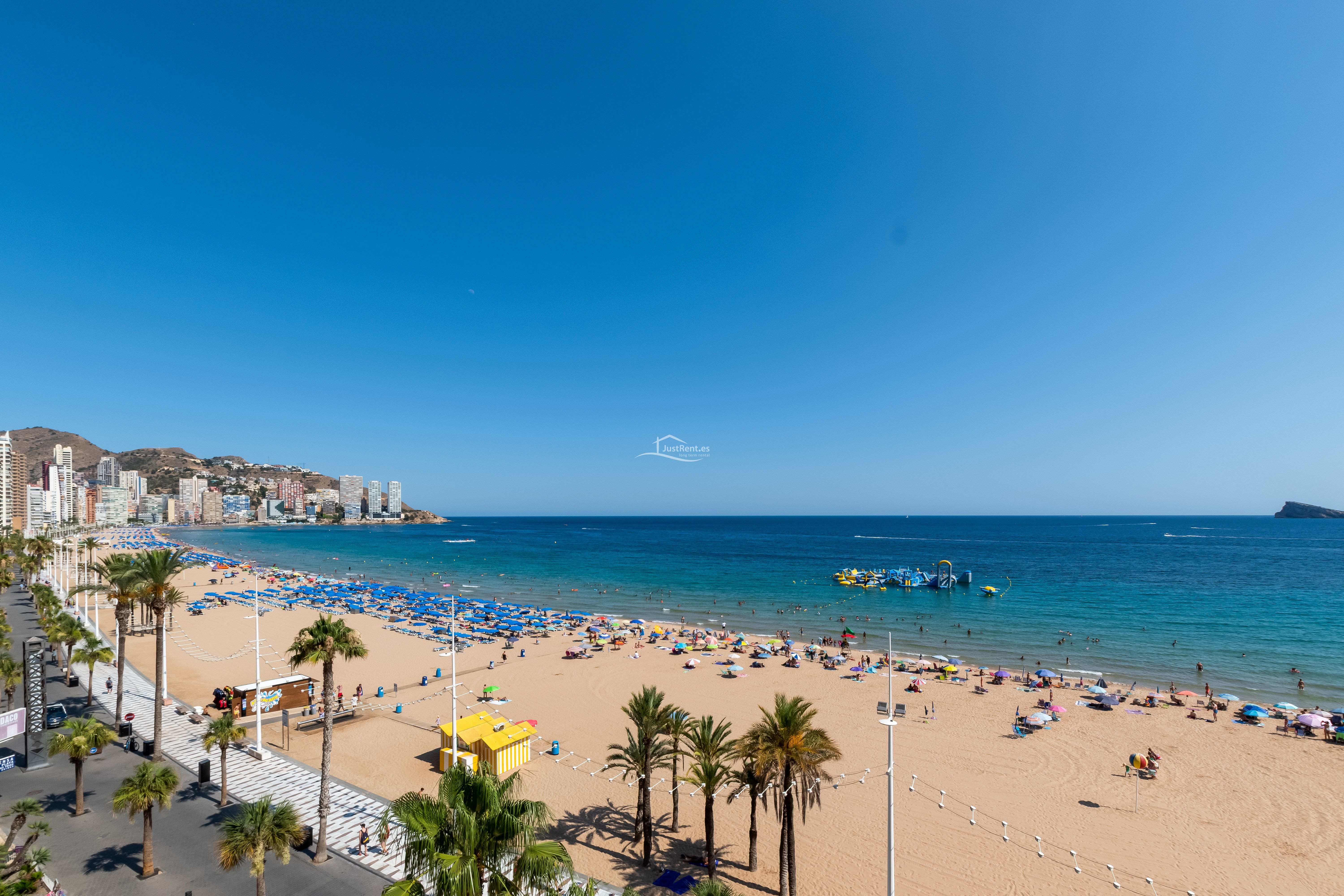 Dormitori de Pis de lloguer en Benidorm amb Aire condicionat