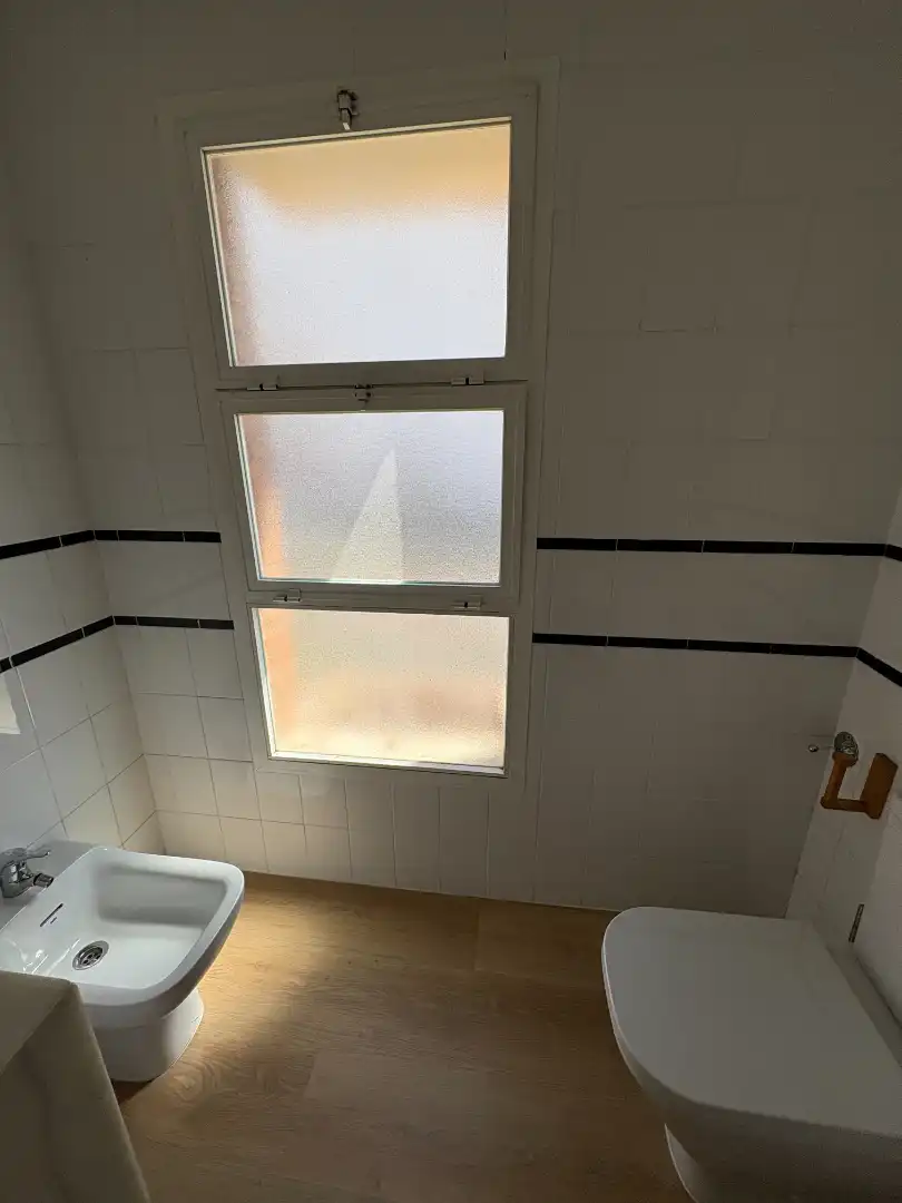Badezimmer von Wohnung zur Miete in Málaga mit Gemeinschaftspool