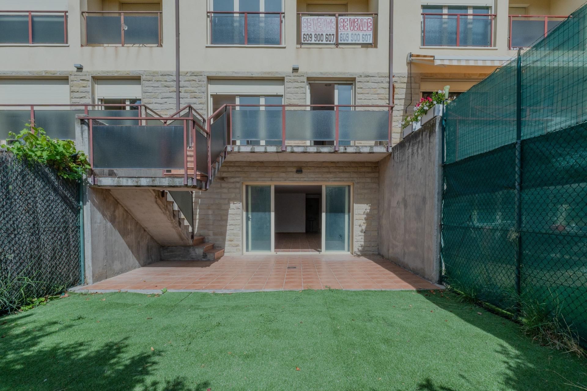 Terrace of Single-family semi-detached for sale in  Madrid Capital  with Heating, Private garden and Parquet flooring
