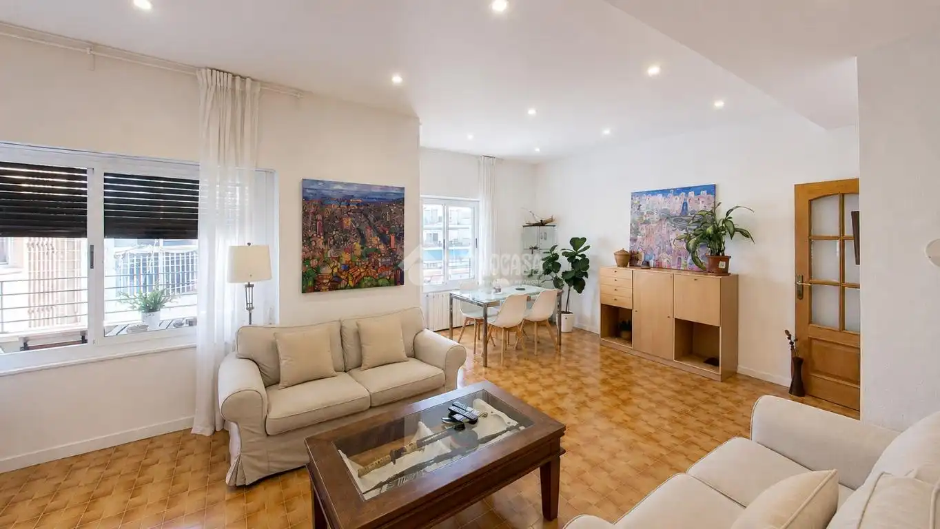 Appartamento con terrazza in vendita a Sant Martí