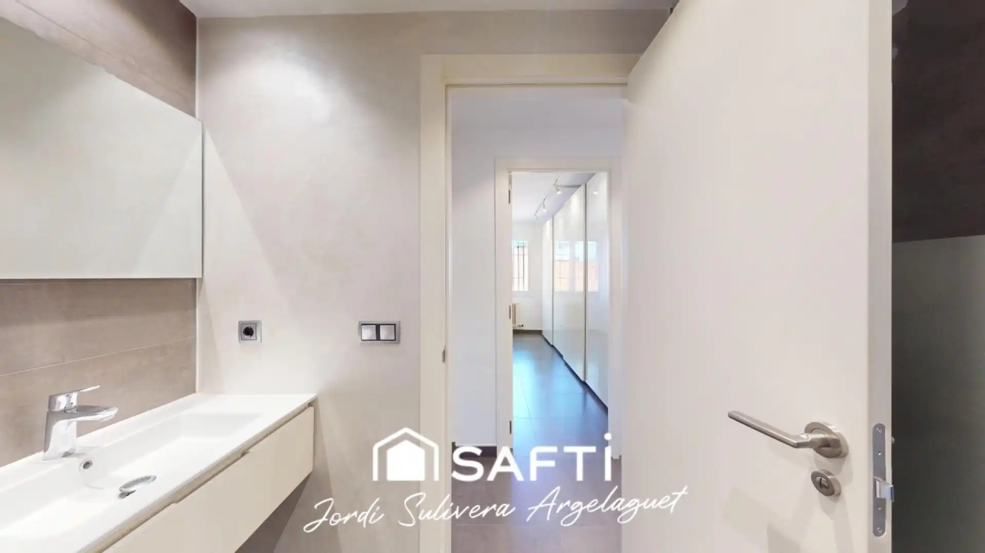 Baño de Piso en venta en Girona con Aire acondicionado, Calefacción y Terraza
