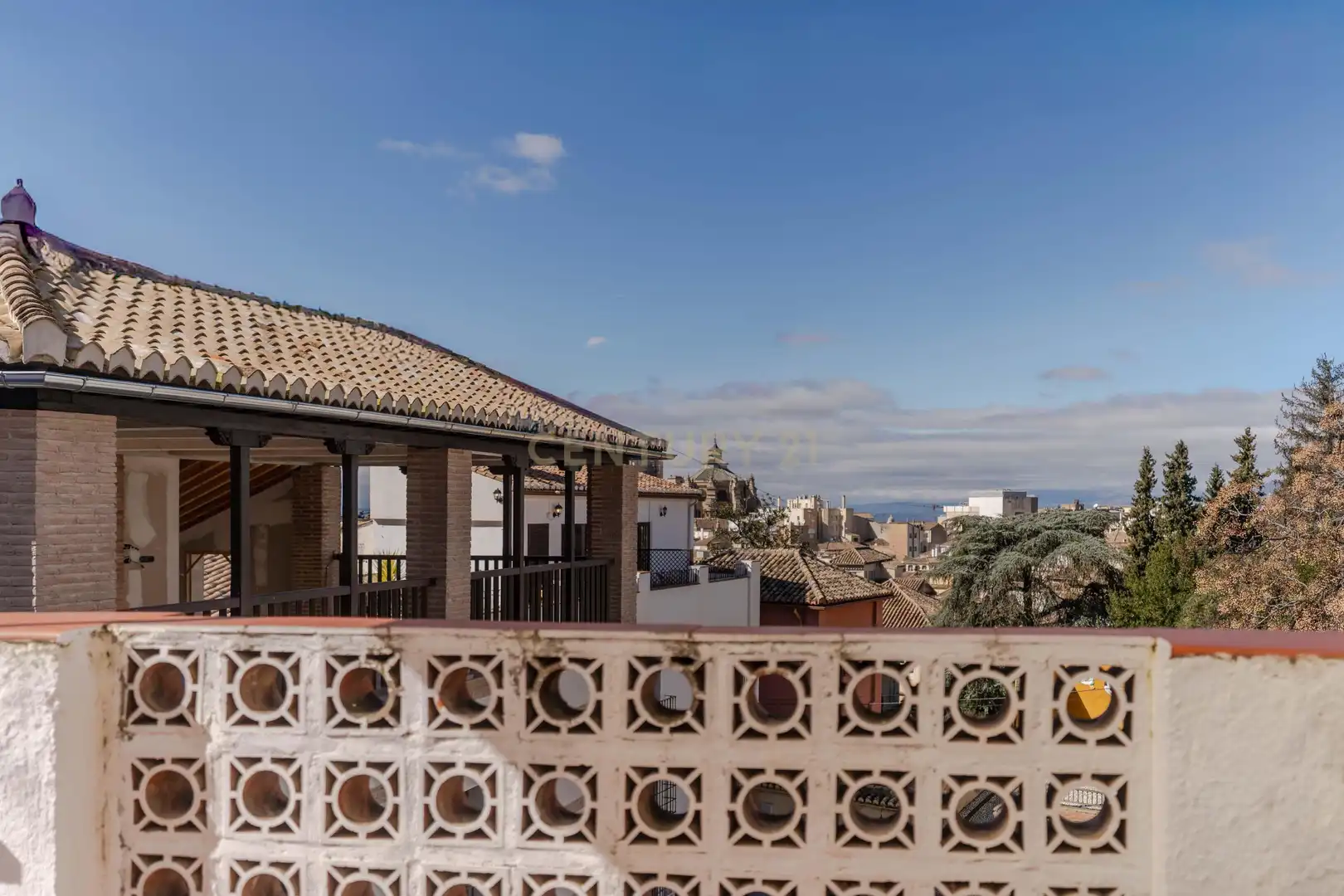 Exterior view of Houses for sale in Granada  with Balcony