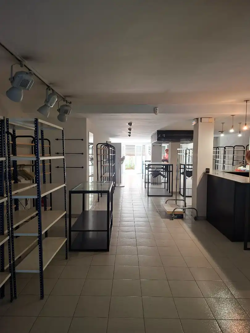 Local comercial de lloguer a Carrer de Jovara 18, imagen 4