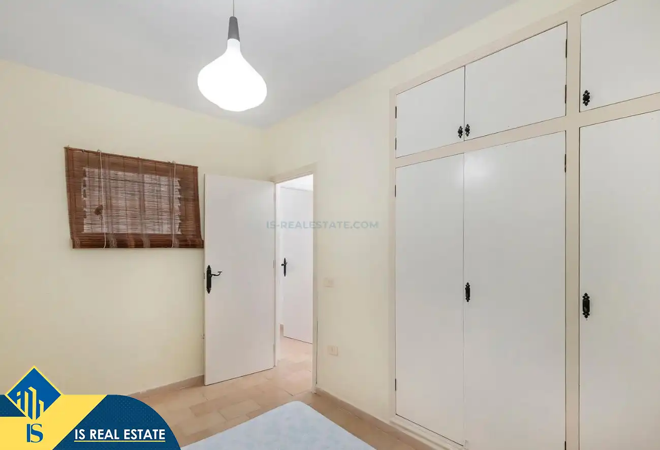 Schlafzimmer von Einfamilien-Reihenhaus zum Verkauf in Torrevieja mit Klimaanlage, Heizung und Privatgarten