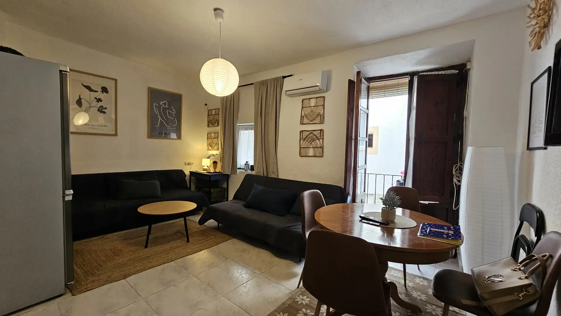 Sala d'estar de Casa o xalet en venda en Benidorm amb Moblat