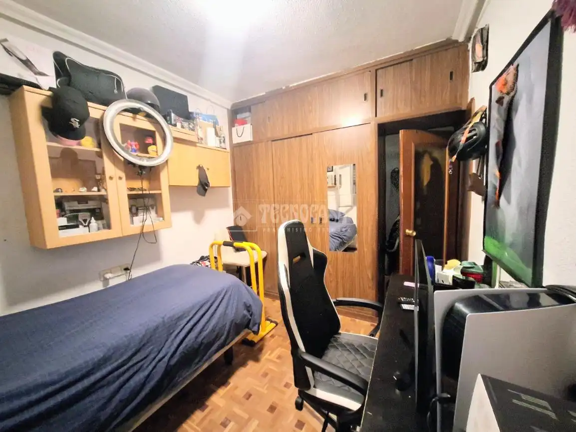 Habitación de Piso en venta en Madrid con Calefacción y Terraza