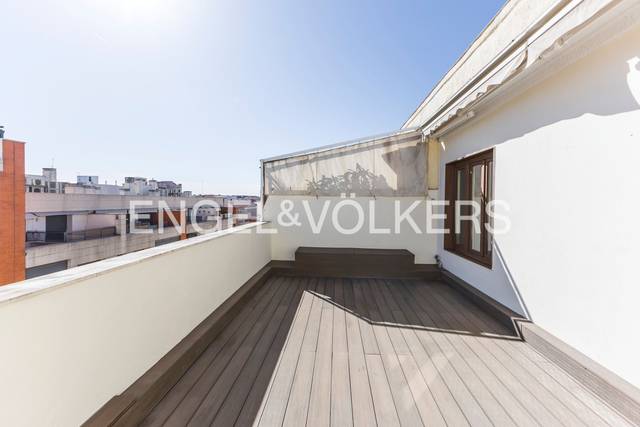 Ático en Alquiler en Calle de Lope de Rueda en Ibiza de Madrid