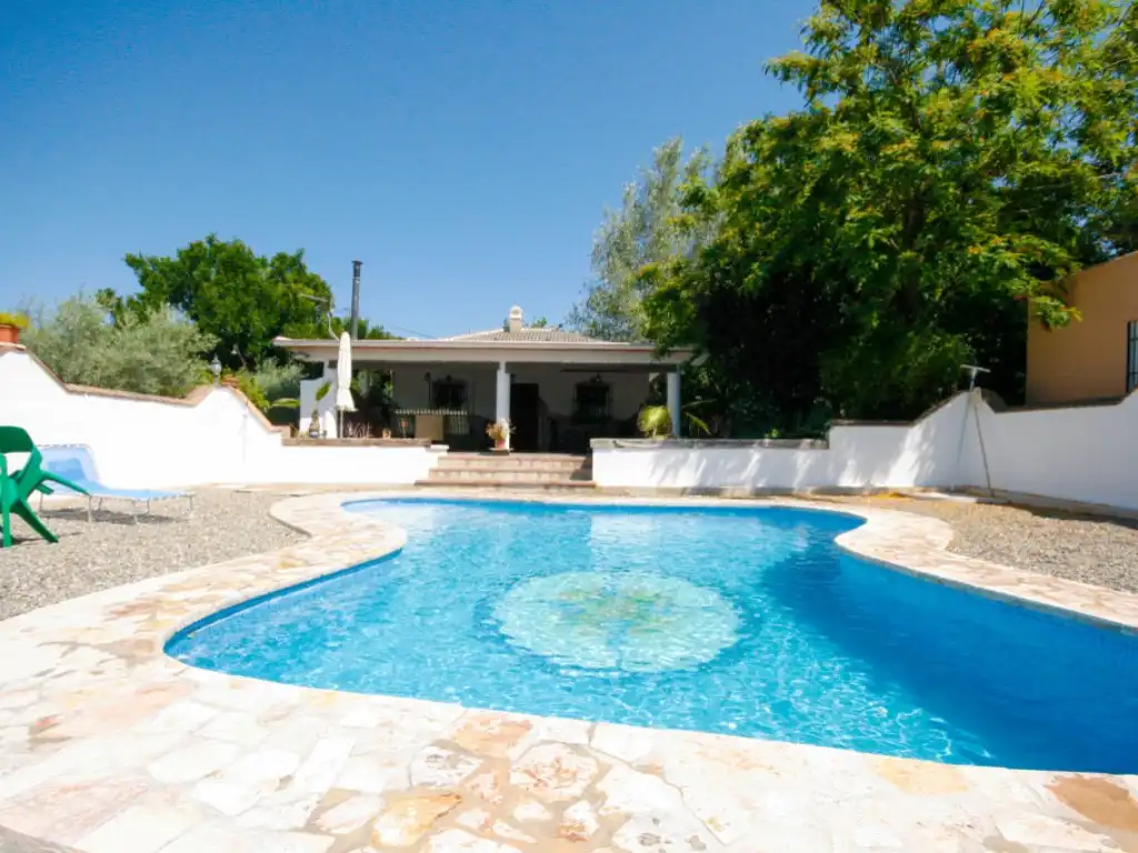 Piscina de Finca rústica de alquiler en Coín