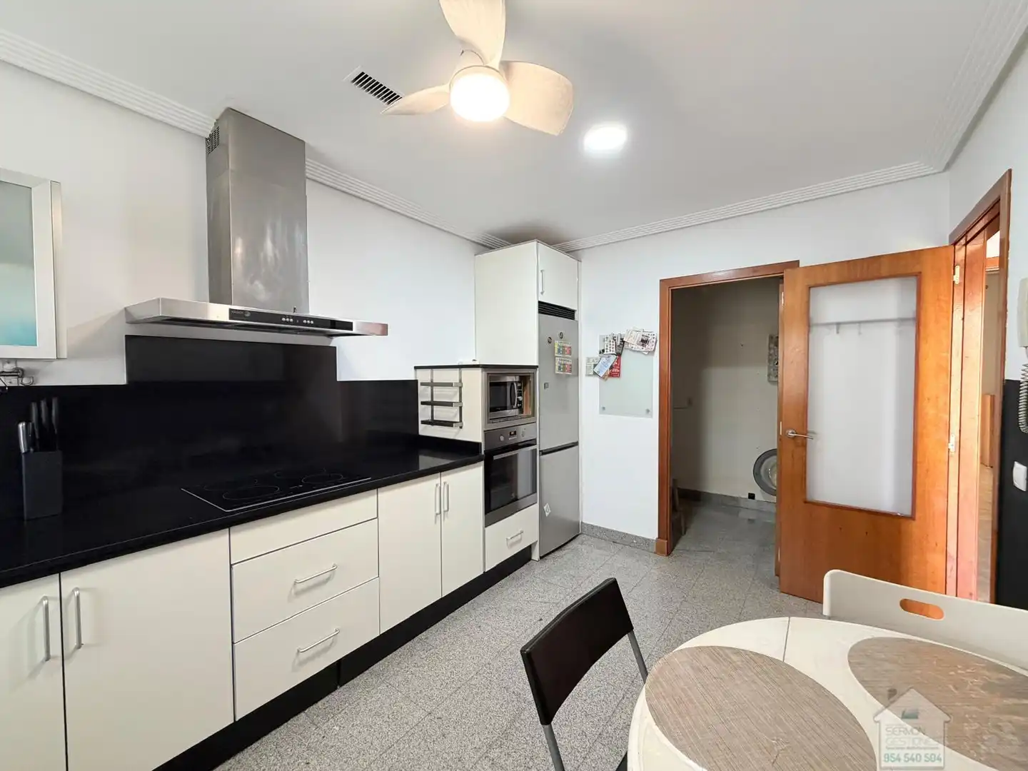 Cocina de Casa o chalet en venta en Montequinto con Aire acondicionado, Terraza y Trastero