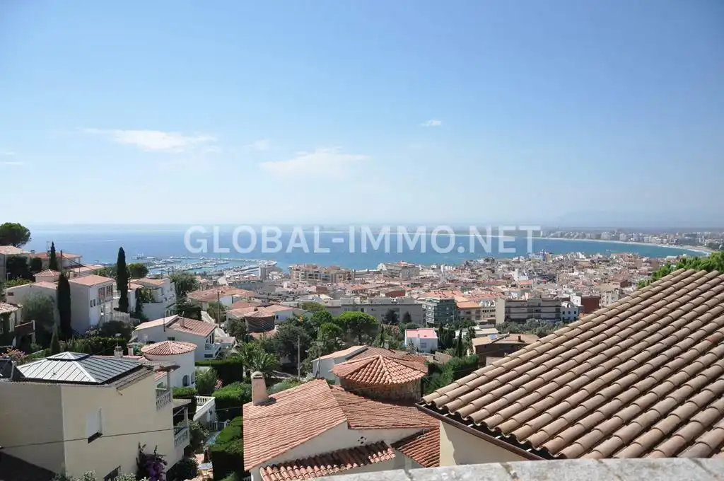 Vista exterior de Casa o xalet en venda en Roses amb Aire condicionat, Calefacció i Jardí privat