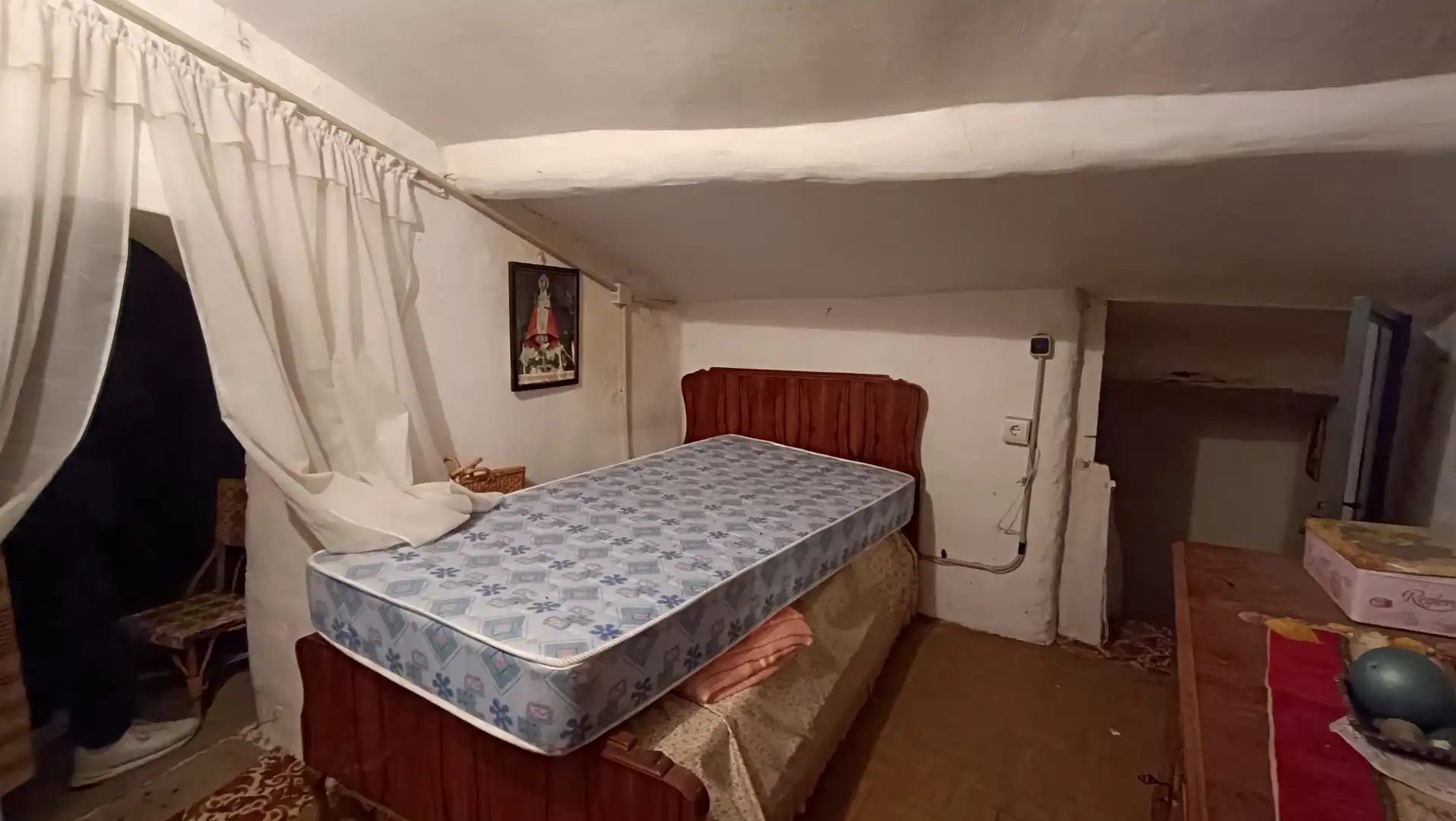 Dormitori de Finca rústica en venda en Espino de la Orbada amb Moblat