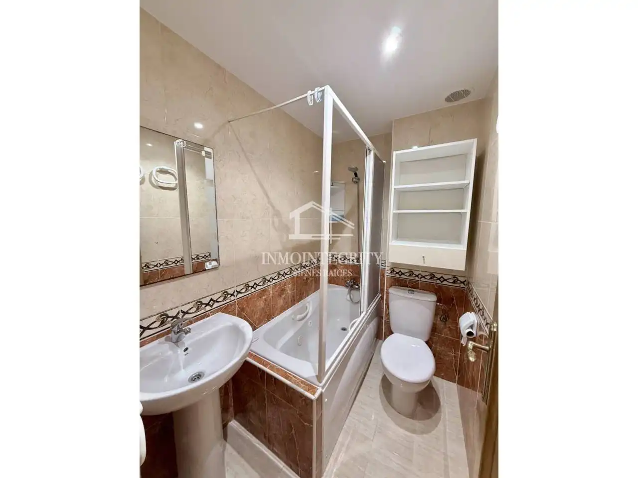 Apartamento con piscina en venta en Avenida Central, imagen 20