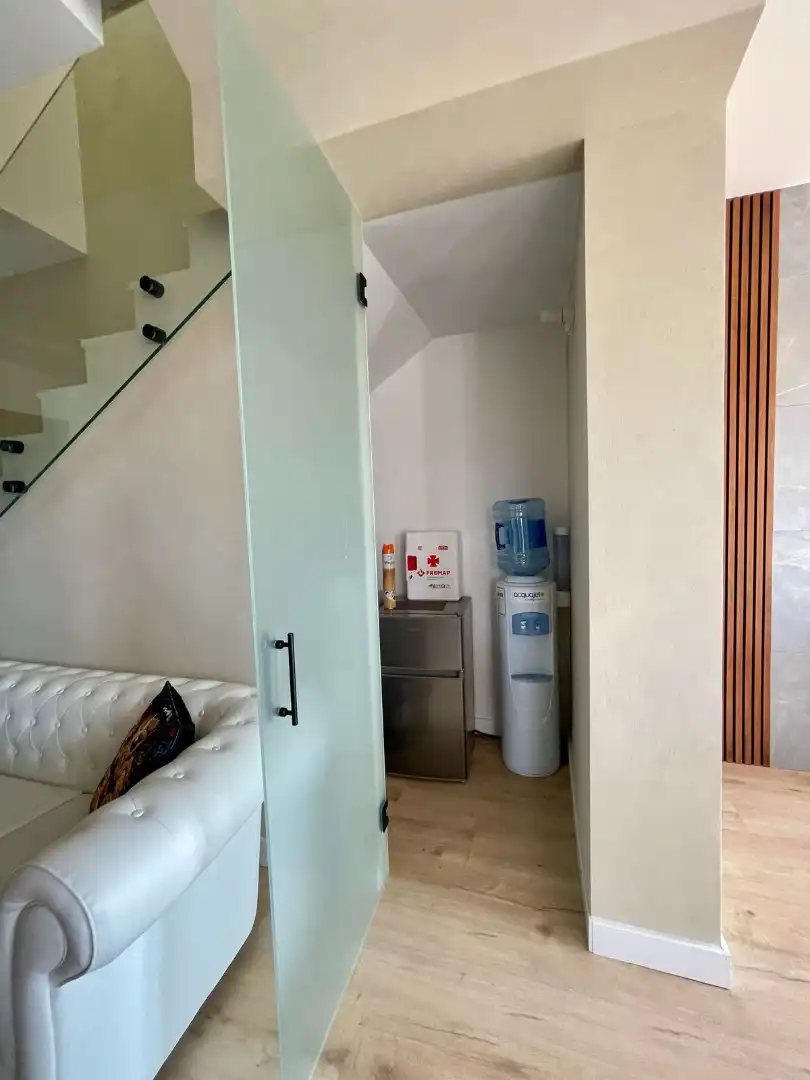 Office for sale in Marbella  with Air Conditioner and Furnished